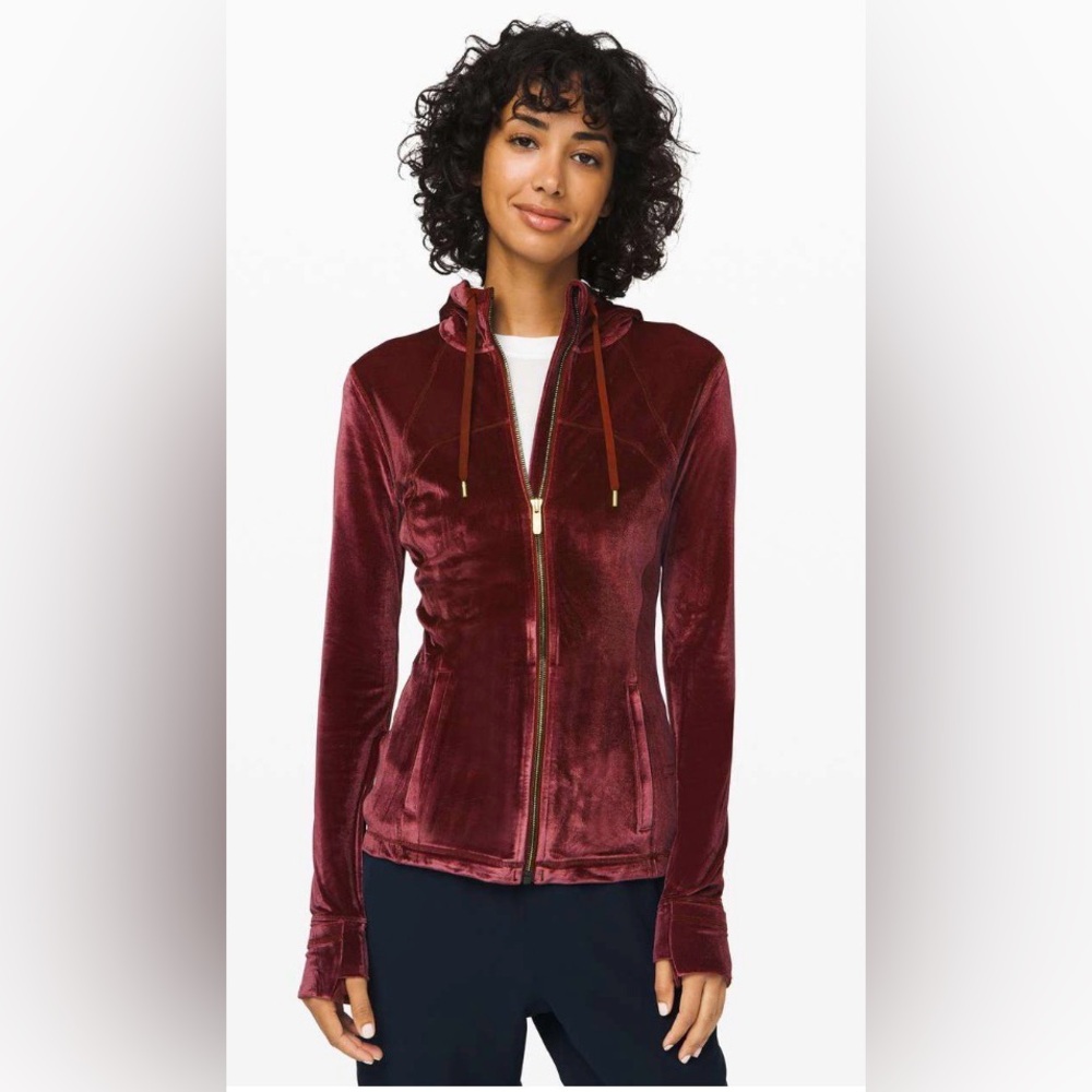 Lululemon Define Hooded Jacket *Velvet
Garnet 🍒